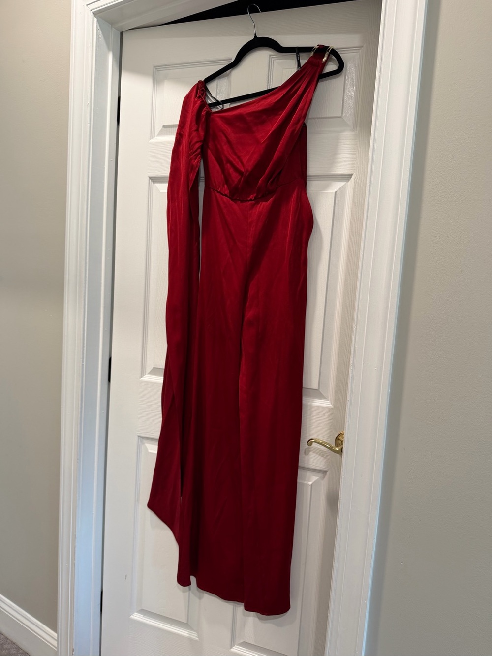 Guess by Marciano Red One-Shoulder Evening Gown with Draped Sleeve